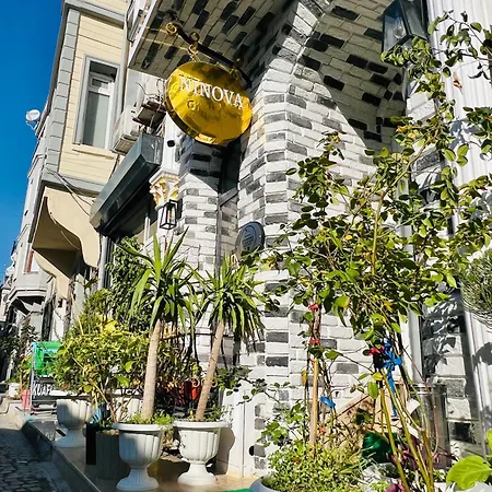 فندق Ninova Boutique 3*