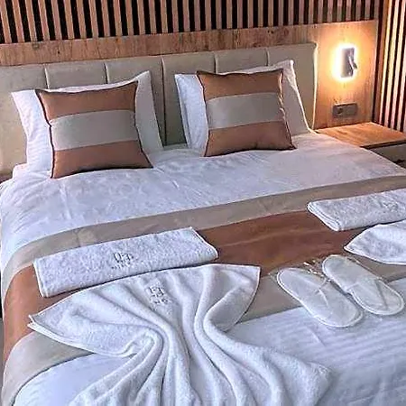 Ninova Boutique Hotel 3*