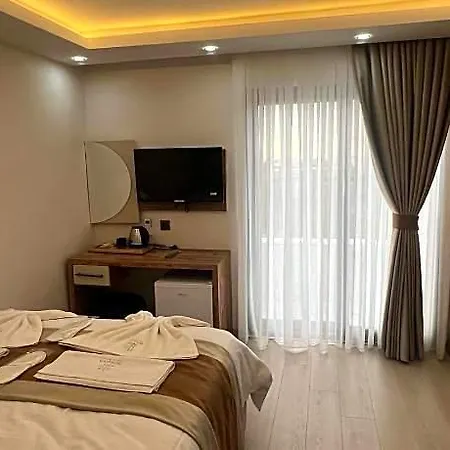 Ninova Boutique Hotel 3*